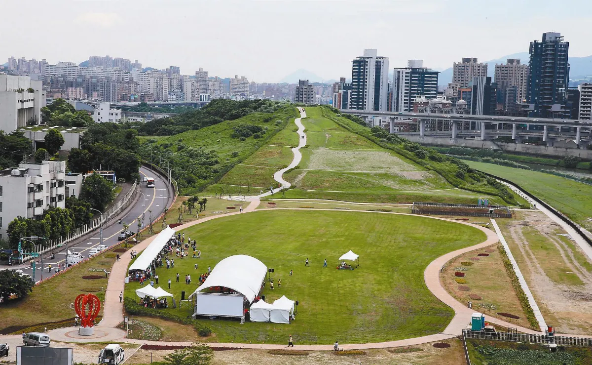 8年抗戰 內湖垃圾山變綠地