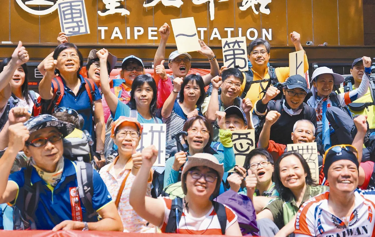 癌友登玉山 明天攻頂