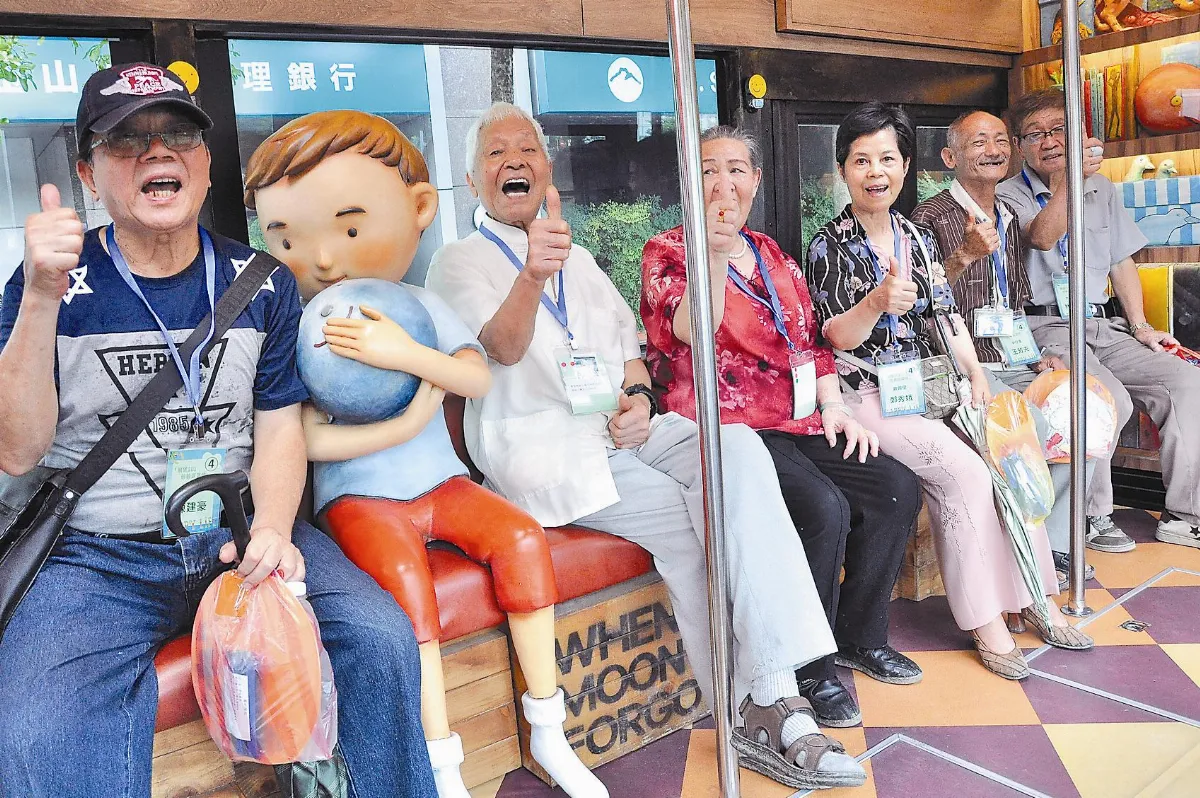 月亮公車 溫暖陪伴獨居長者
