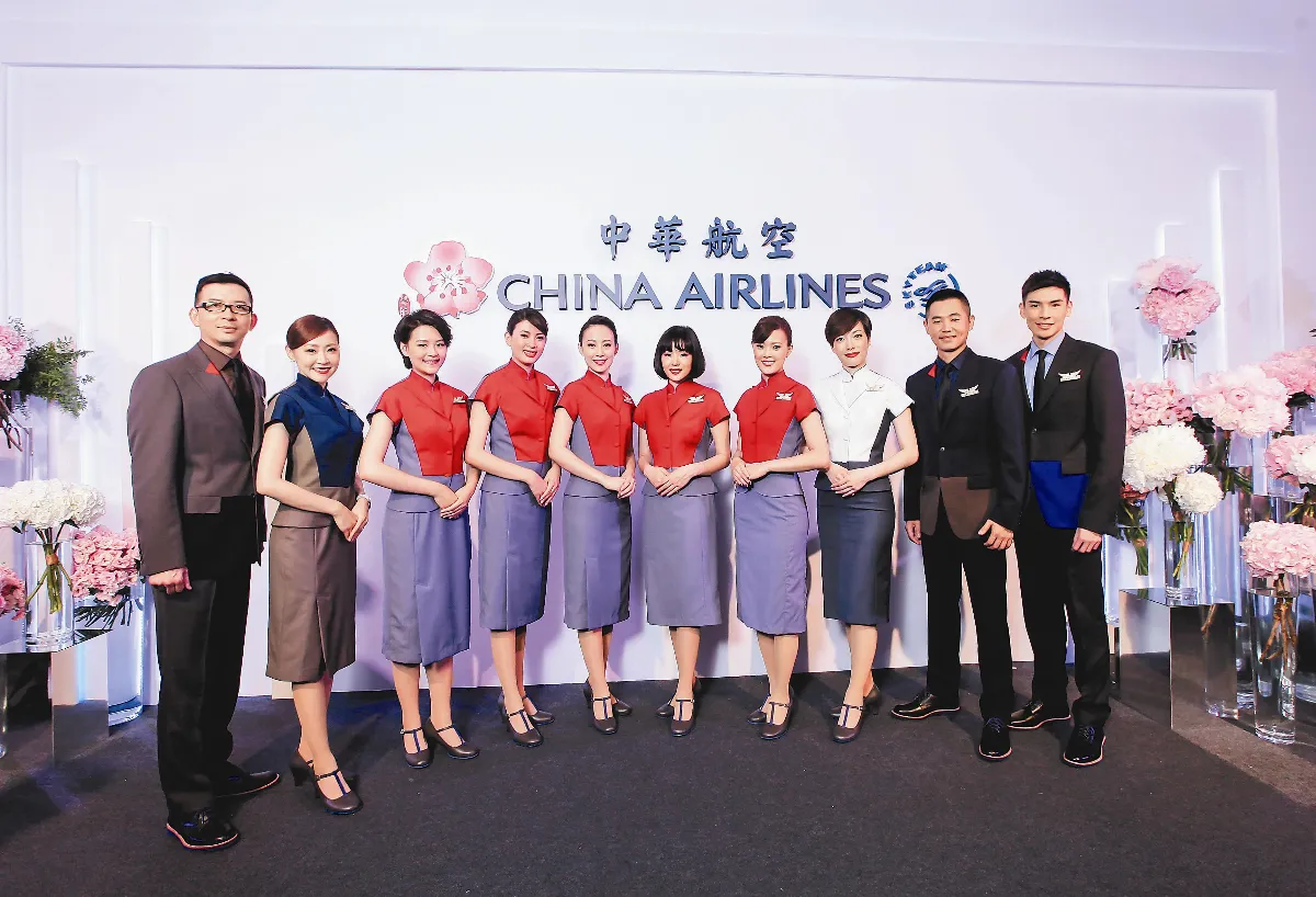 華航制服 兩極評價