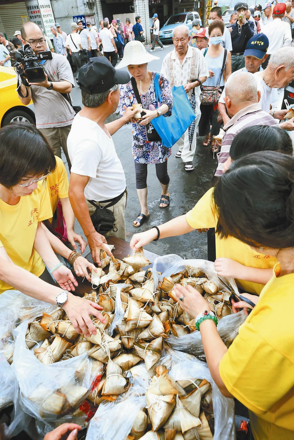 心動時刻 千粽分送街友