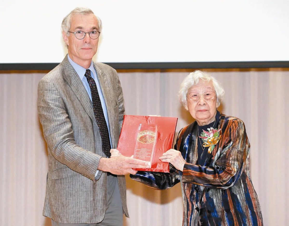 亞研會終身成就獎 獻給齊邦媛