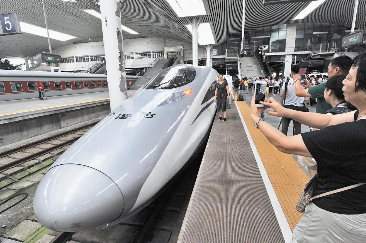 合福高鐵通車 1站1景畫中行