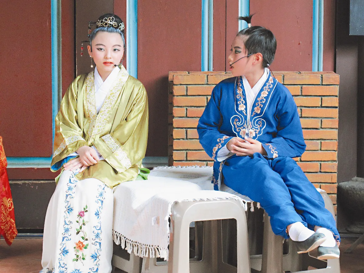 活化校園 秀朗國小歌仔戲班 兒歌也能演