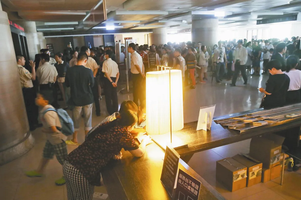 風吹樹倒壓到電線 故宮停電3小時 國寶文物沒事