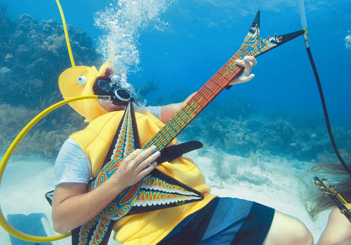 海底聽音樂 美人魚如痴如醉