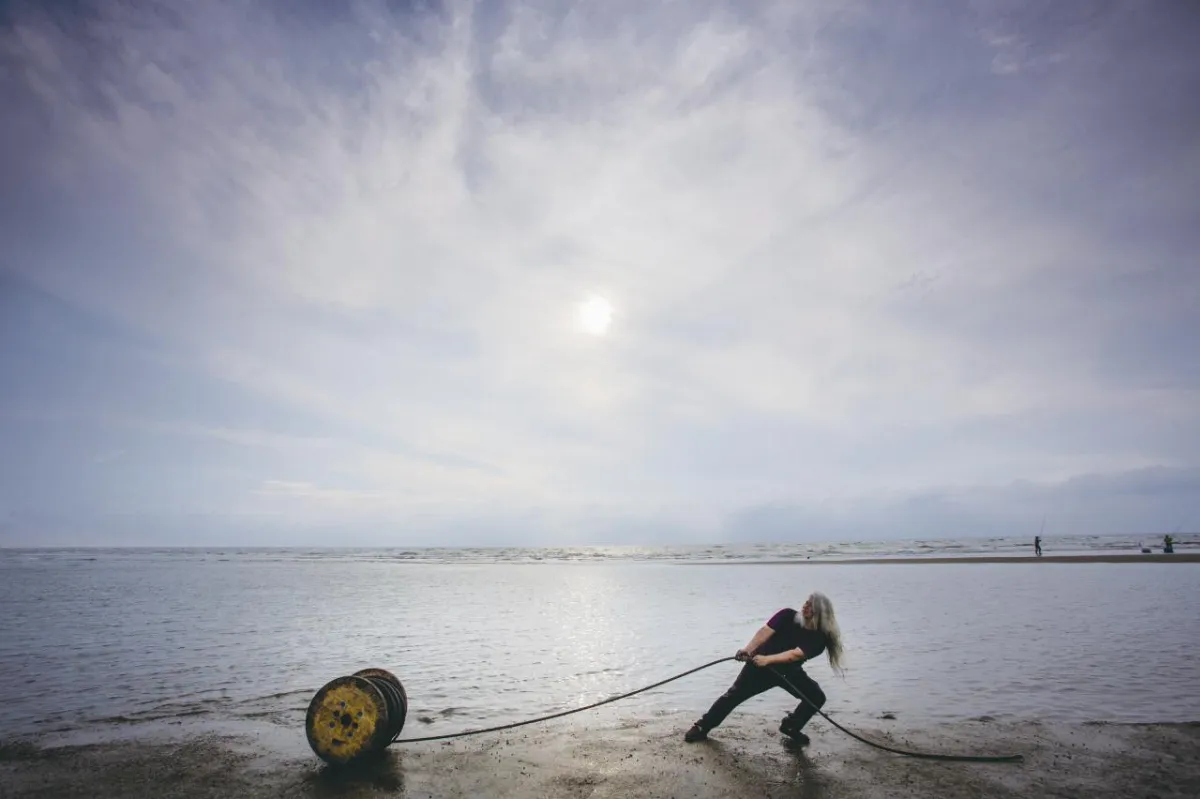 101電梯廢鋼纜 化身德新地標