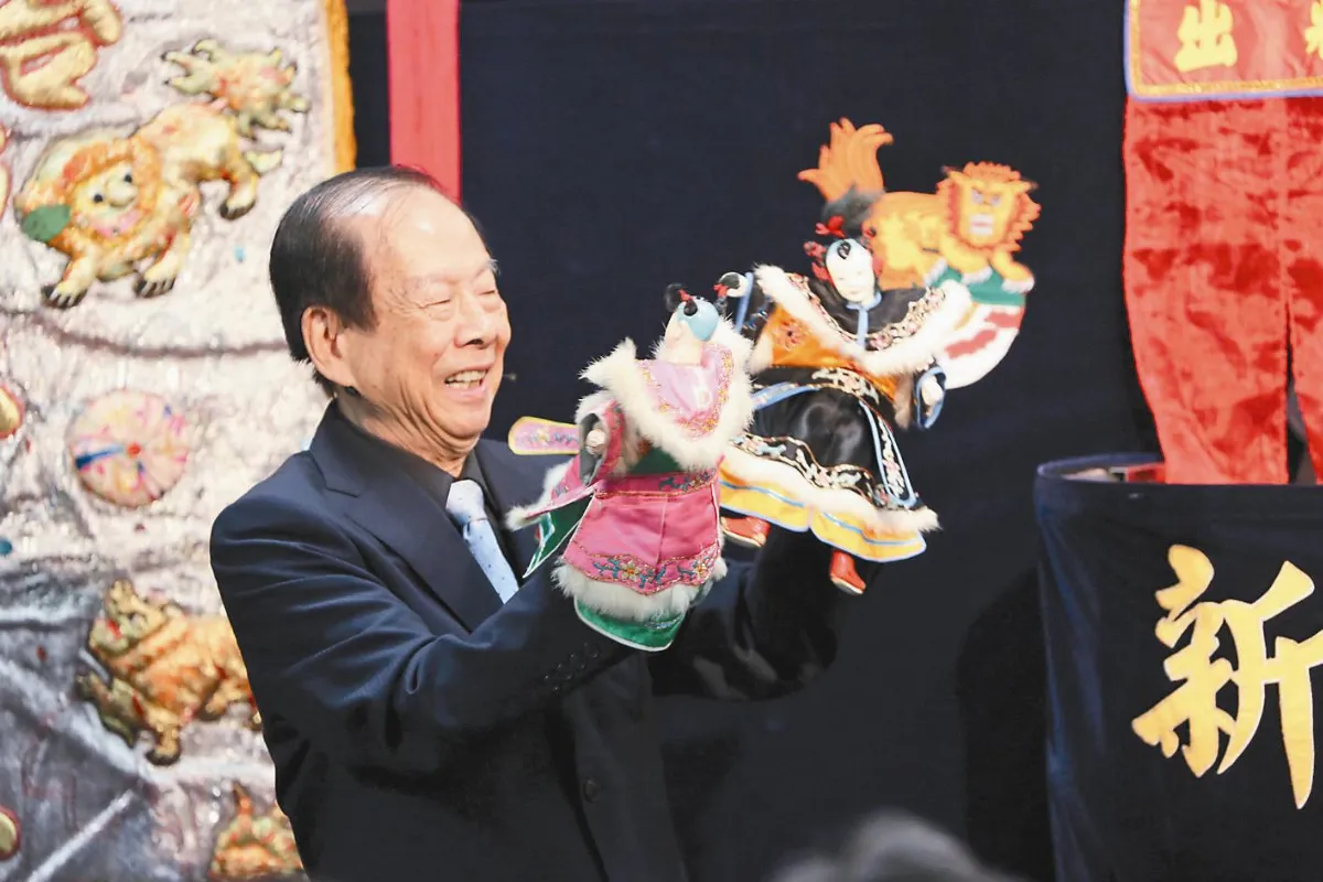 新興閣掌中劇團 日讚世界第一