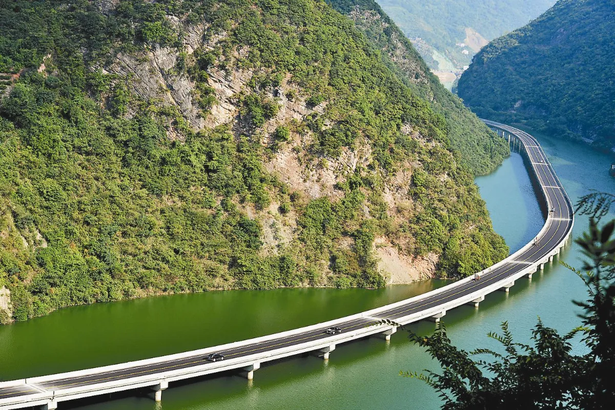 最美水上公路
