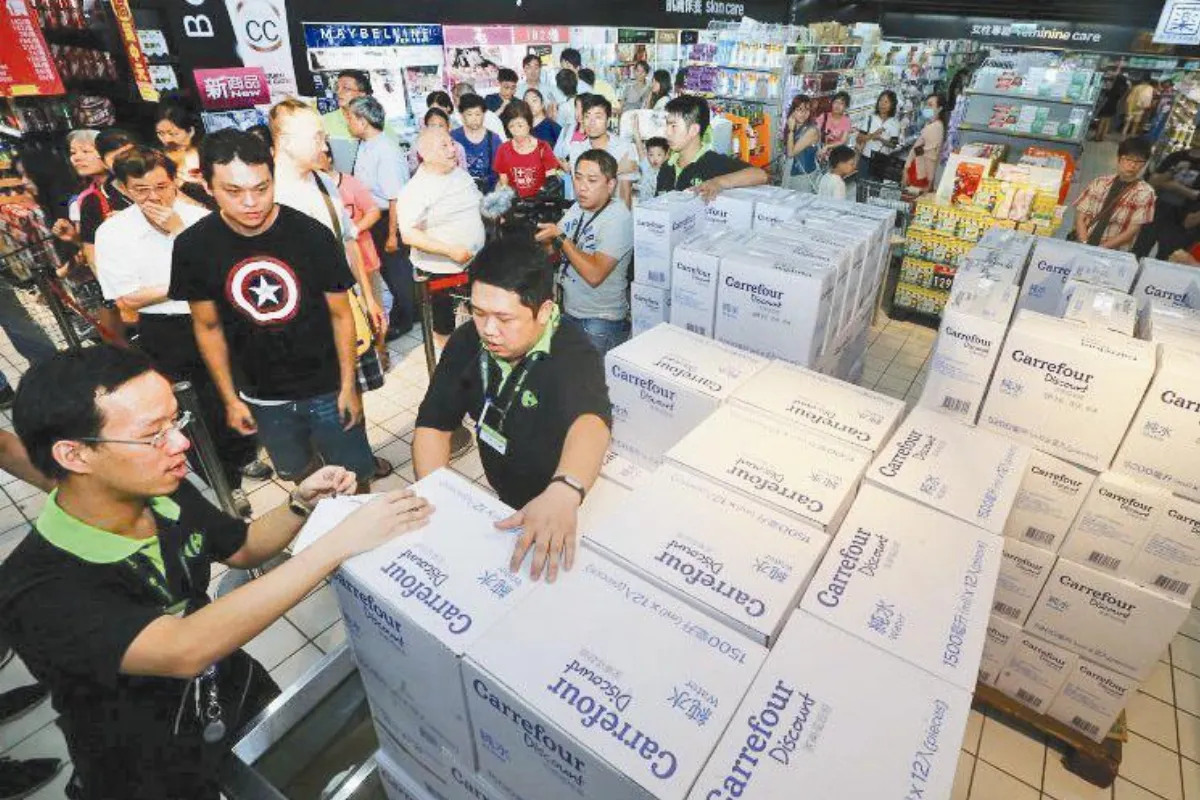 搶水 超商瓶裝水大賣