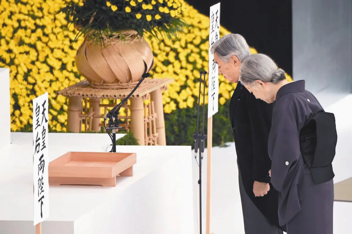 日皇首稱深切反省二戰 暗批安倍