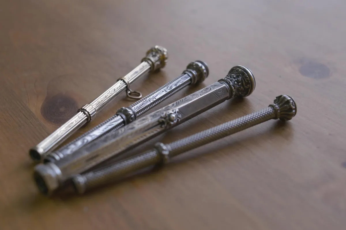 致美好年代 古董＆經典文具  王傑用沾水筆畫出日常美好