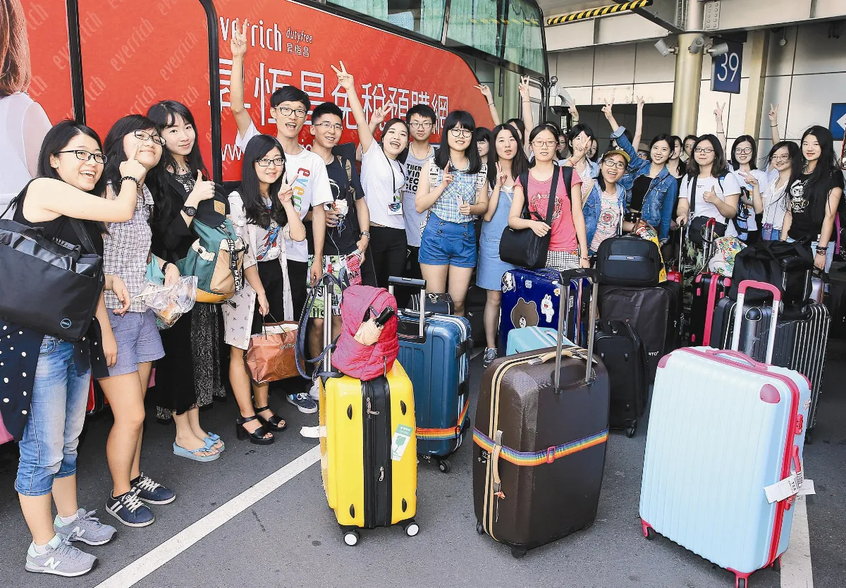 兩岸高校交流 首屆陸生畢業將青春定格在最美地方