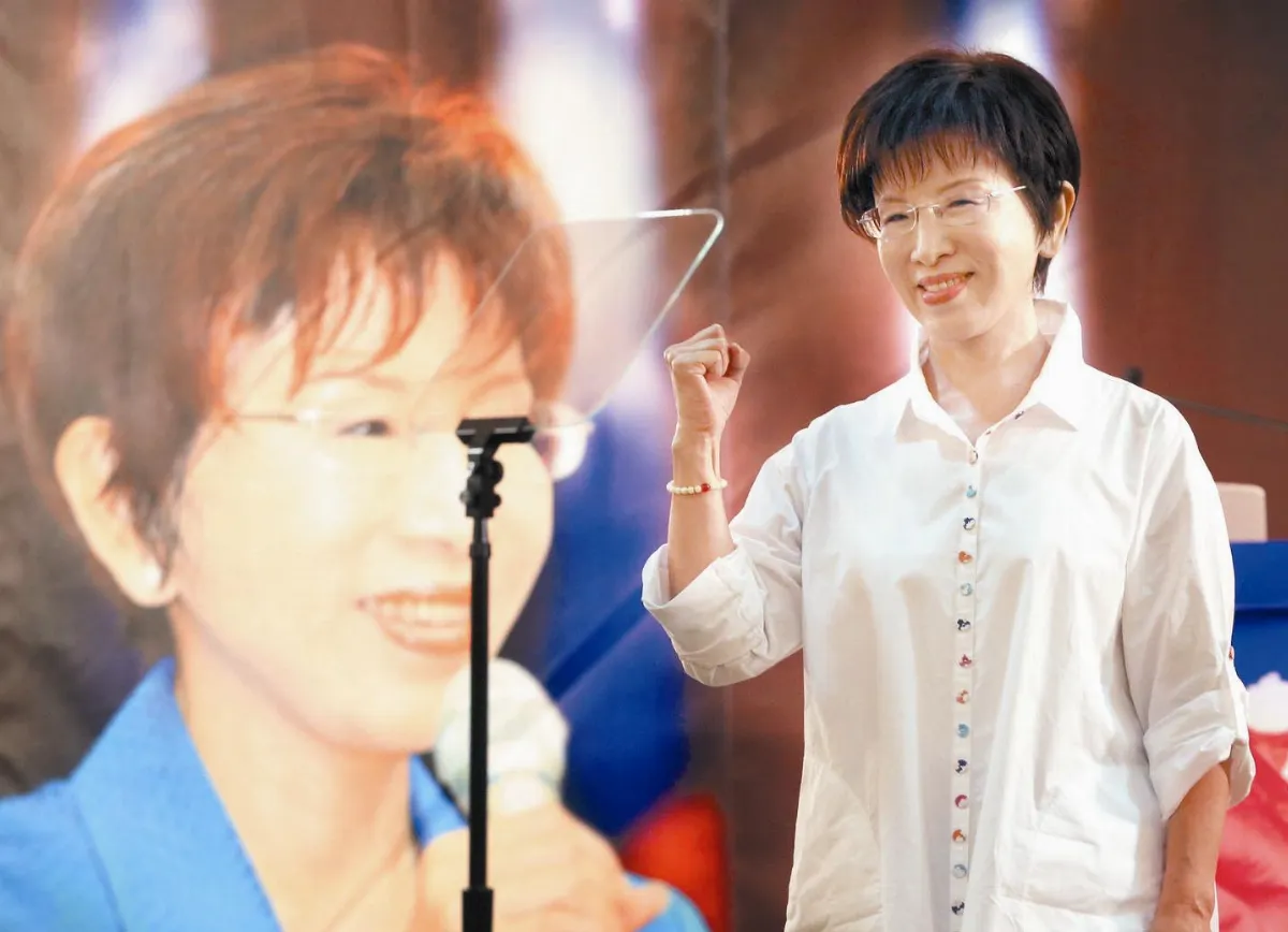洪秀柱出關 破退選質疑