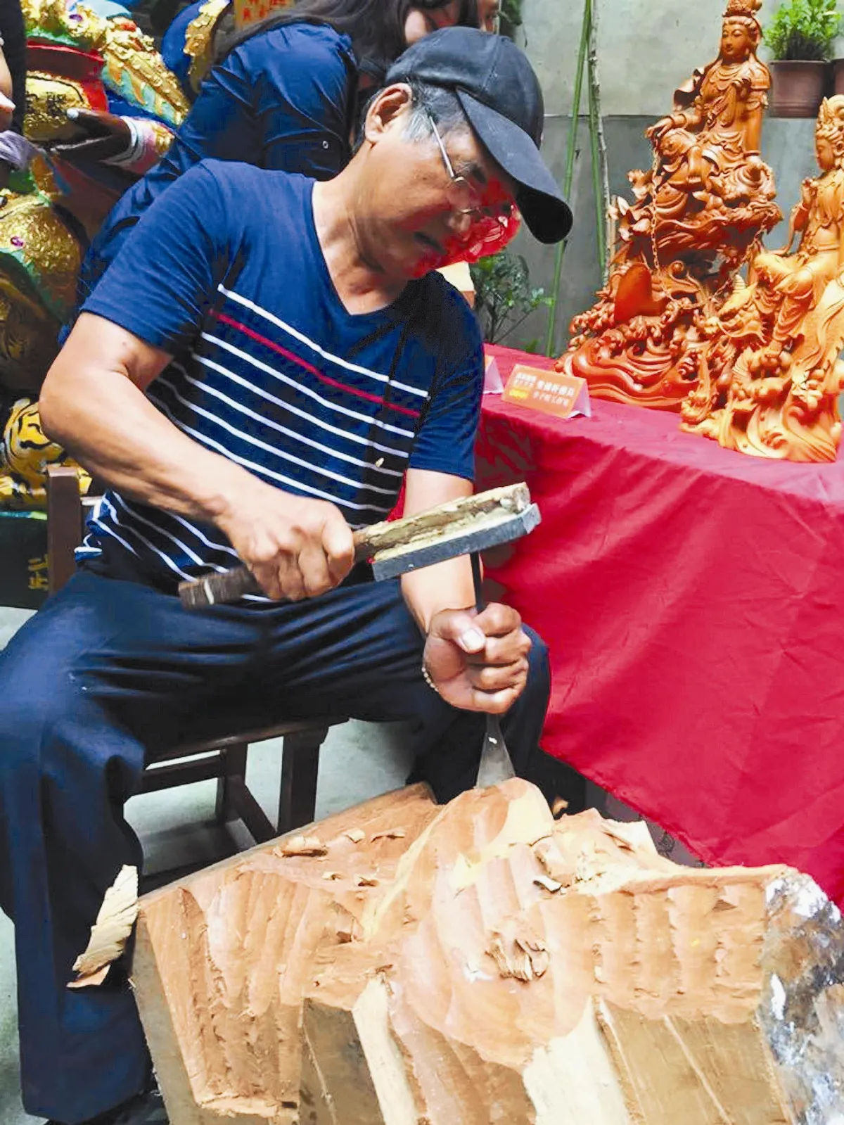新世代少拜拜 萬華佛具街轉型