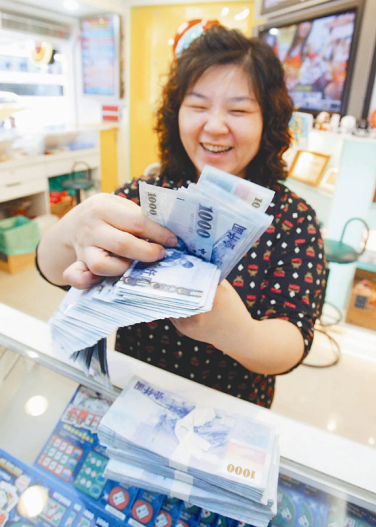 苗栗、宜蘭 債台最高築