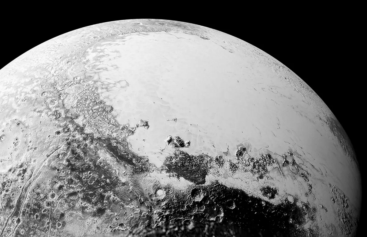 冥王星新照 地貌複雜多變