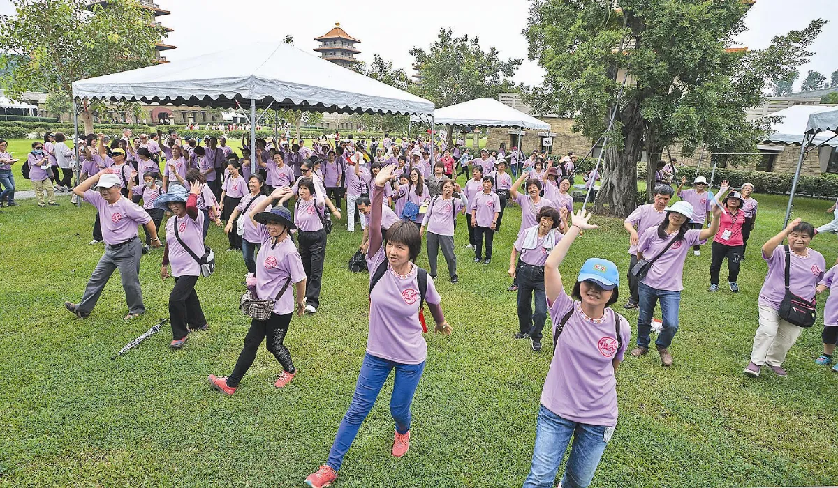 紫衫軍佛館護智健走 走出健康
