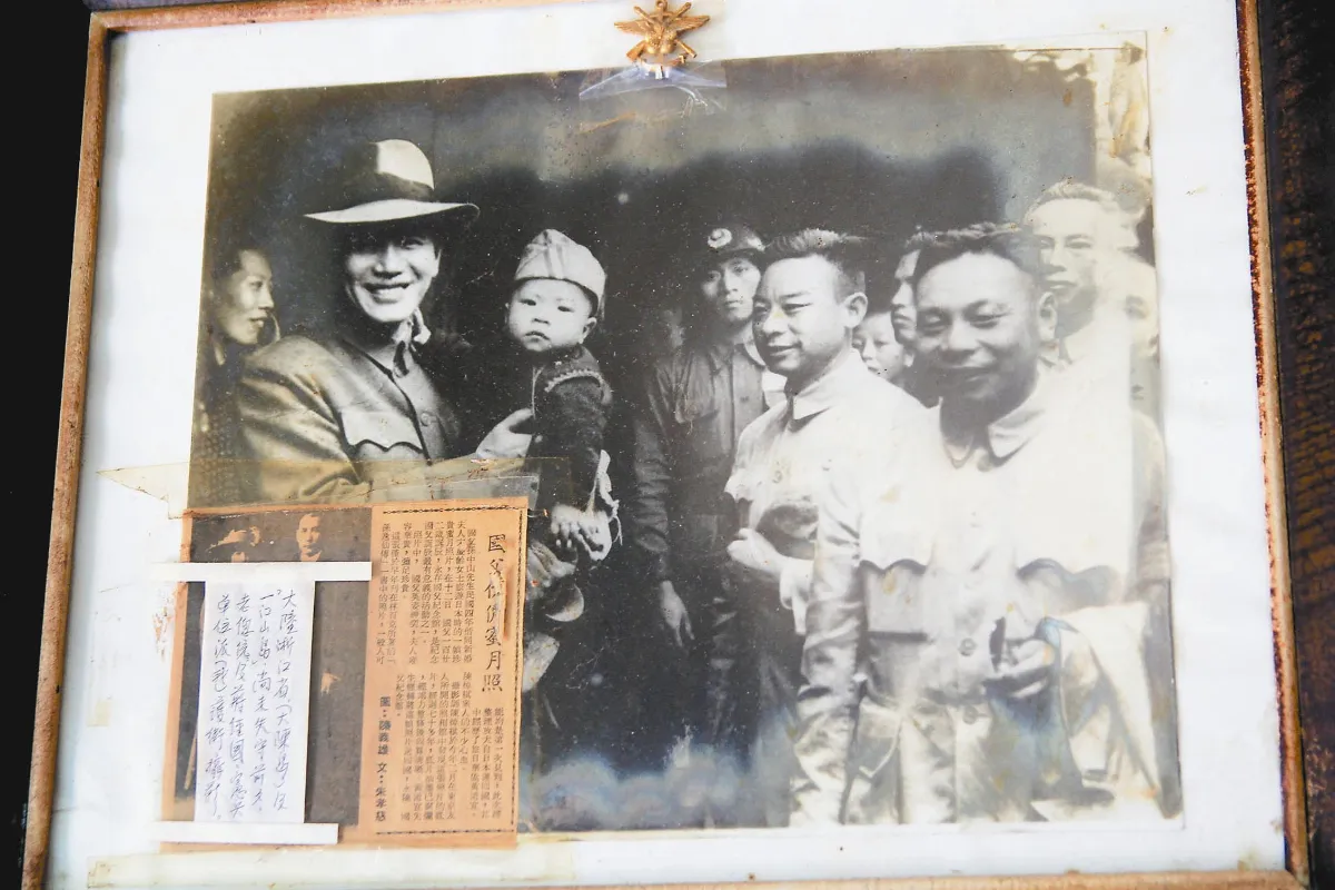 蔣中正抱的娃 60年後與影中人相見