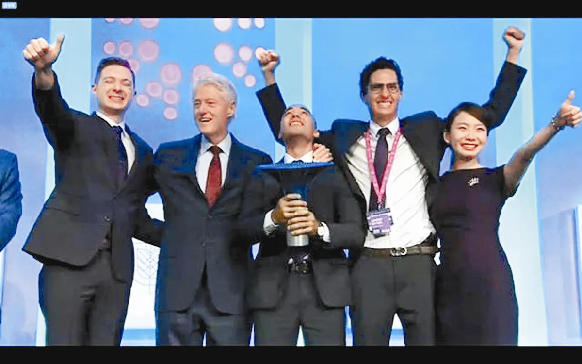 政大團隊助貧童 柯林頓頒獎