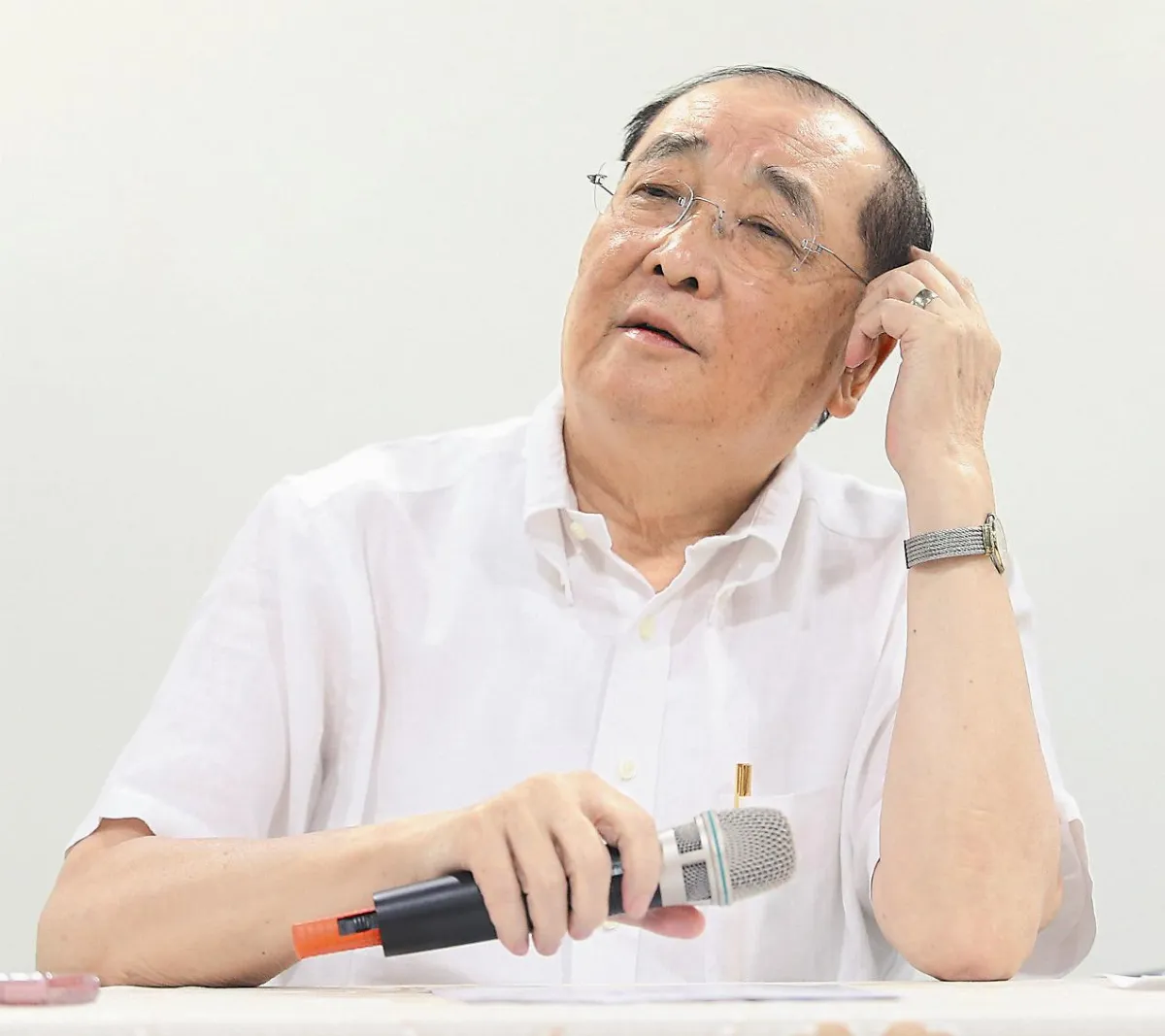 否認助藍委 洪孟啟請辭