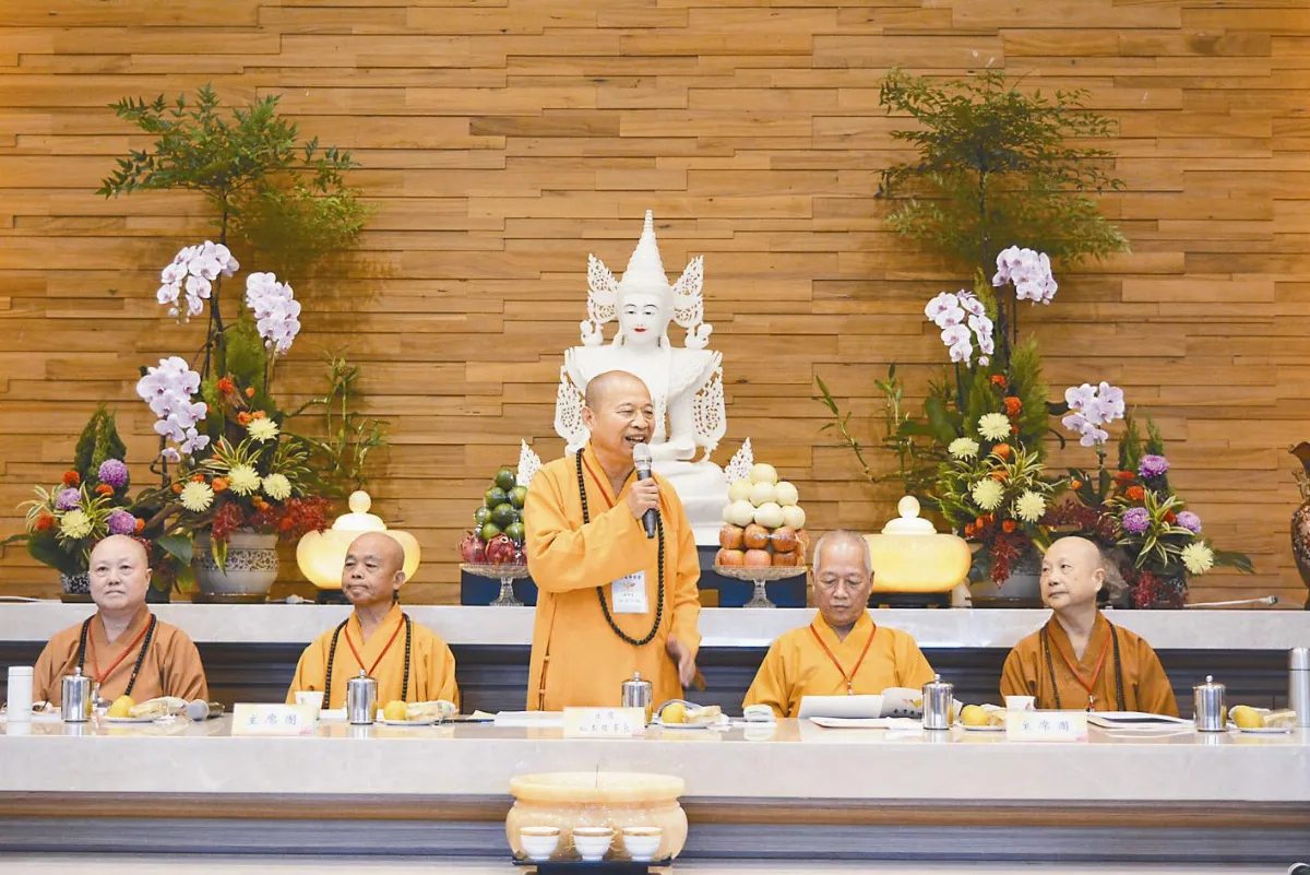 百尊古佛藏萬法 滌心蕩塵好所在