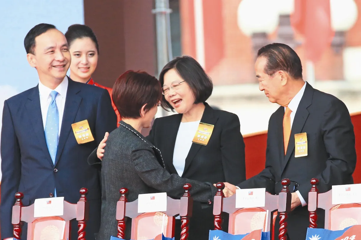 酷酷嫂給柱柱姐 愛的抱抱