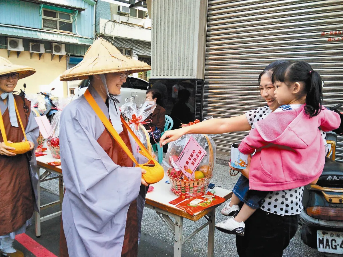 嘉義百萬人興學 孩童捐撲滿