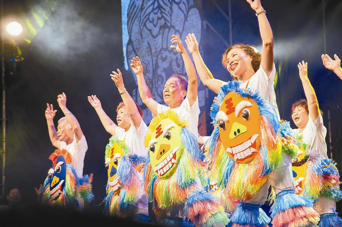 老仙角攻蛋 弄獅秀歌舞