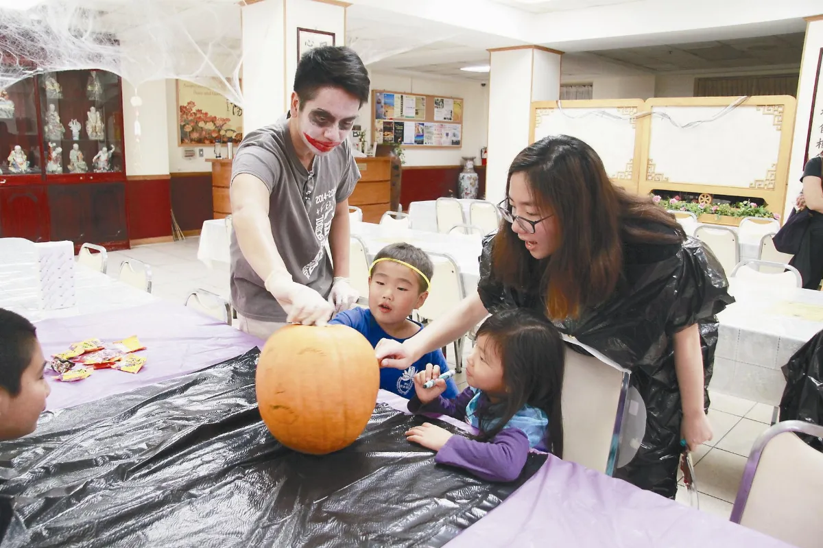 西來寺扮裝 萬聖節一起搗蛋