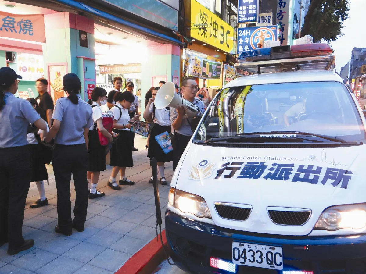柯P行動派出所 下月收攤