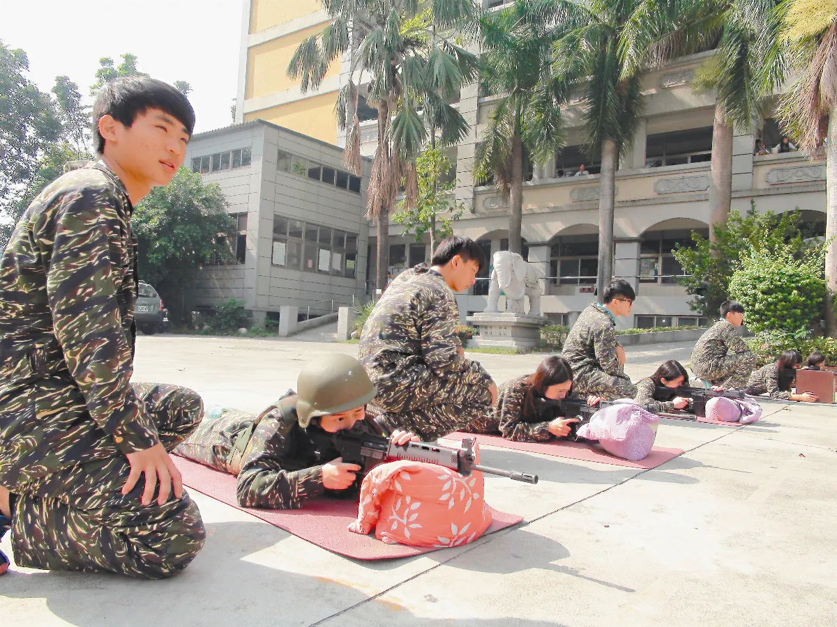 成軍半個月 義峰雜牌軍 射擊冠全國