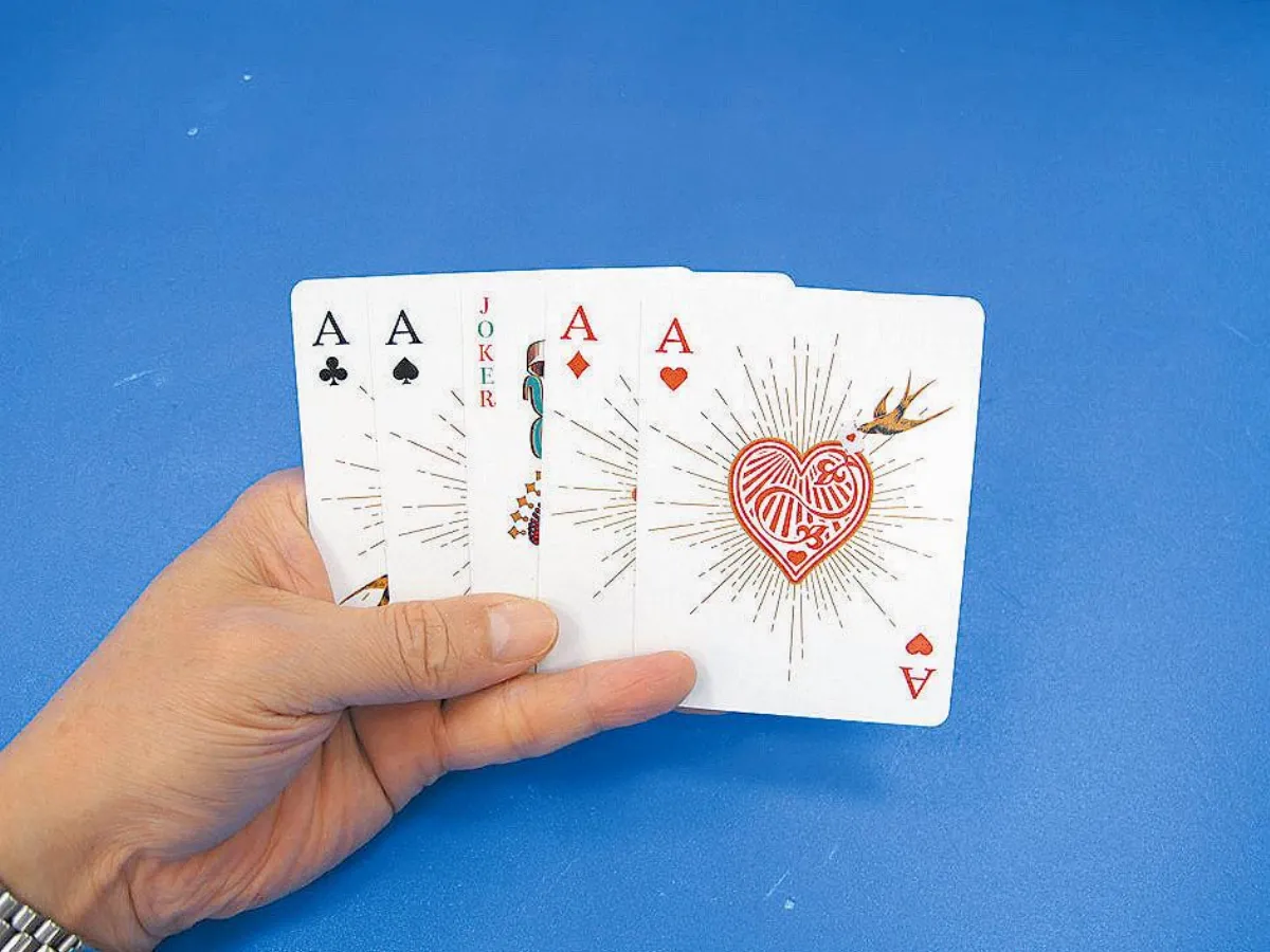 科學遊戲 如何夾鬼牌?