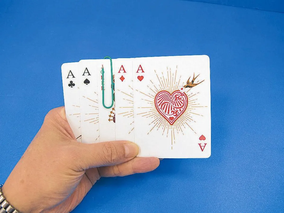 科學遊戲 如何夾鬼牌?