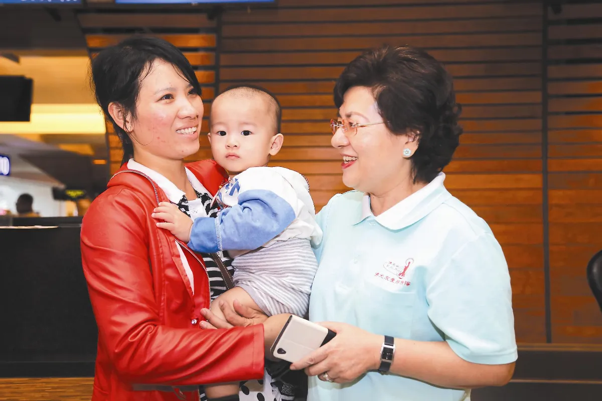 義助越女回國 她謝謝佛光山