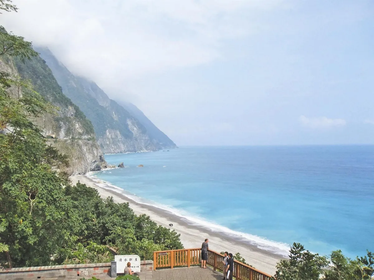 歲末 11-12月主題徵文 與海共眠