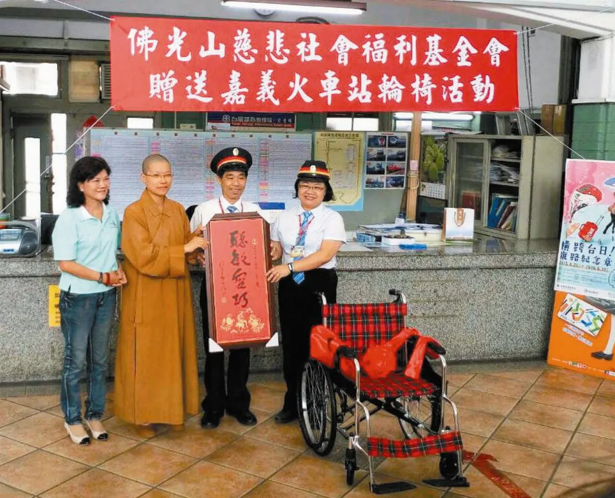 車禍伸援 他救到爸爸