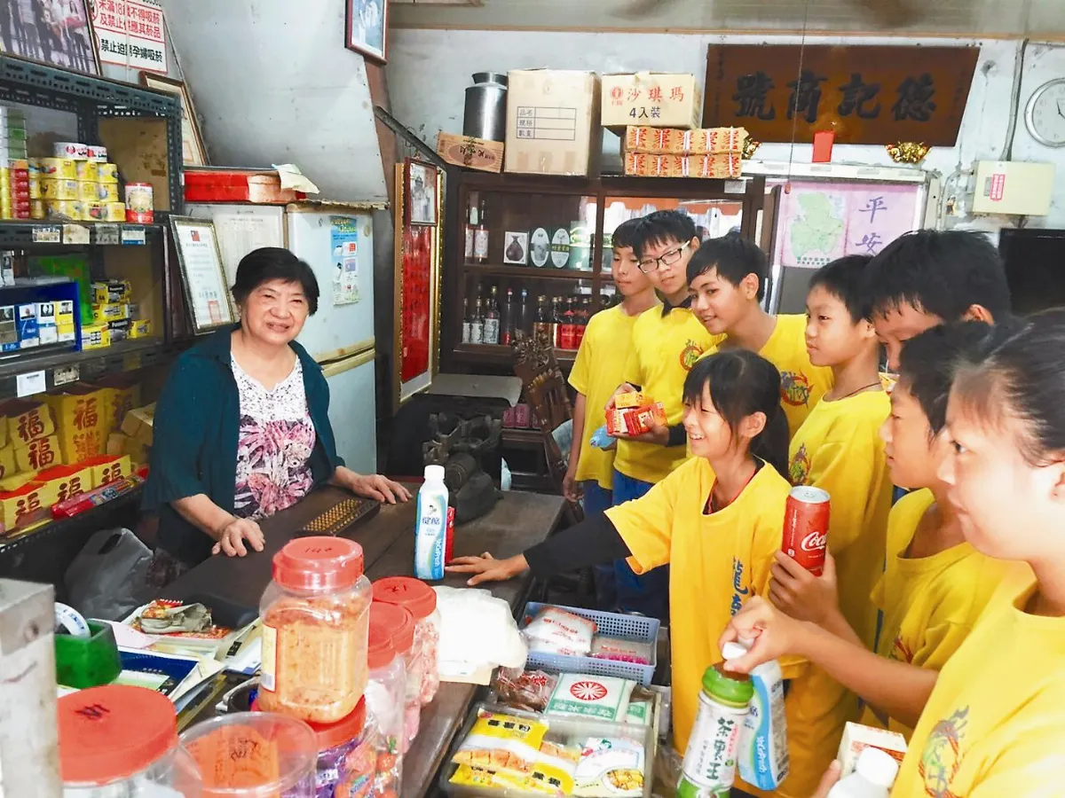 龍崎柑仔店 守護街坊一甲子