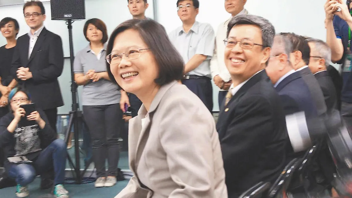 英仁配 綠率先成軍