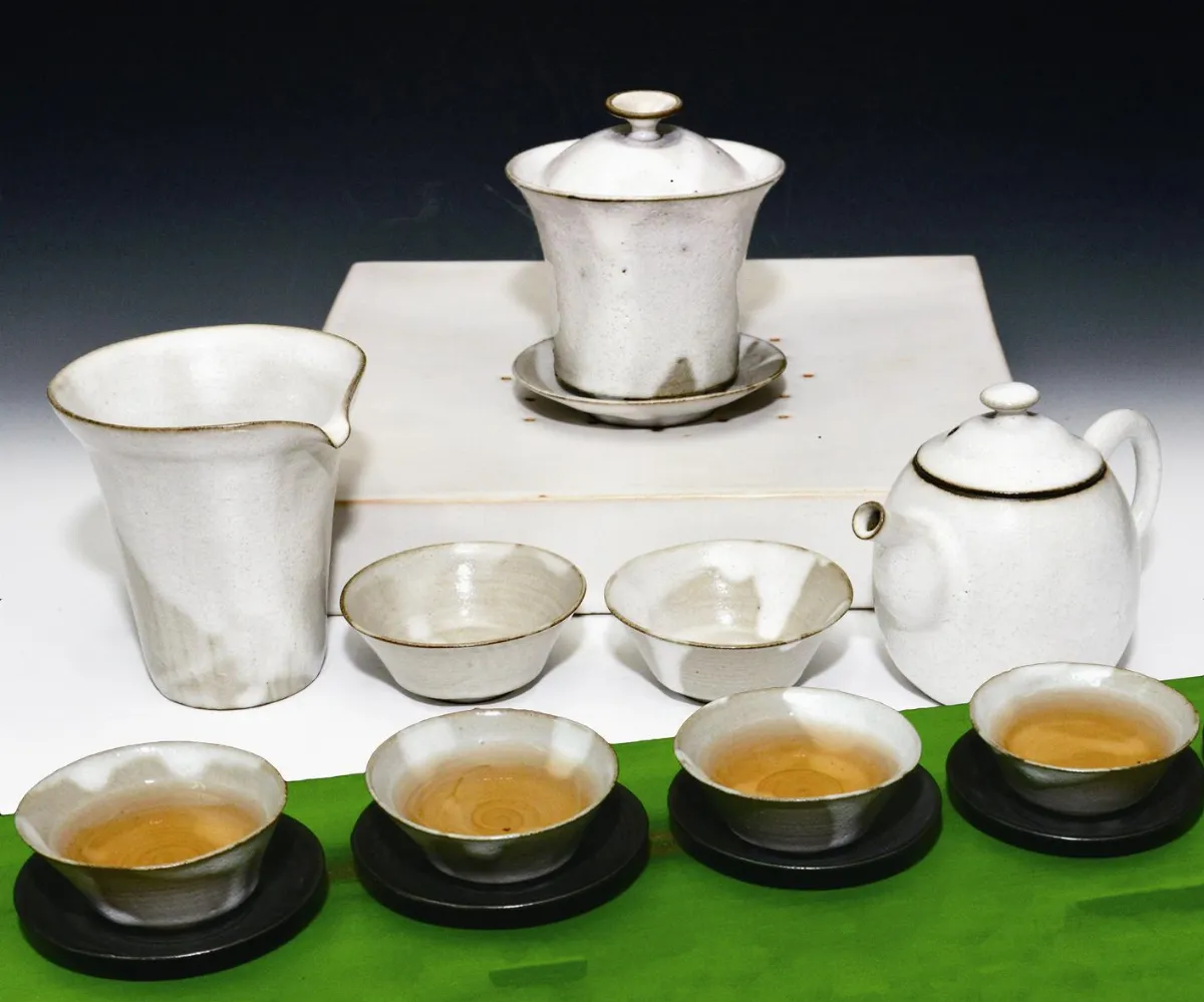 茶來茶去 山水乍現白釉間