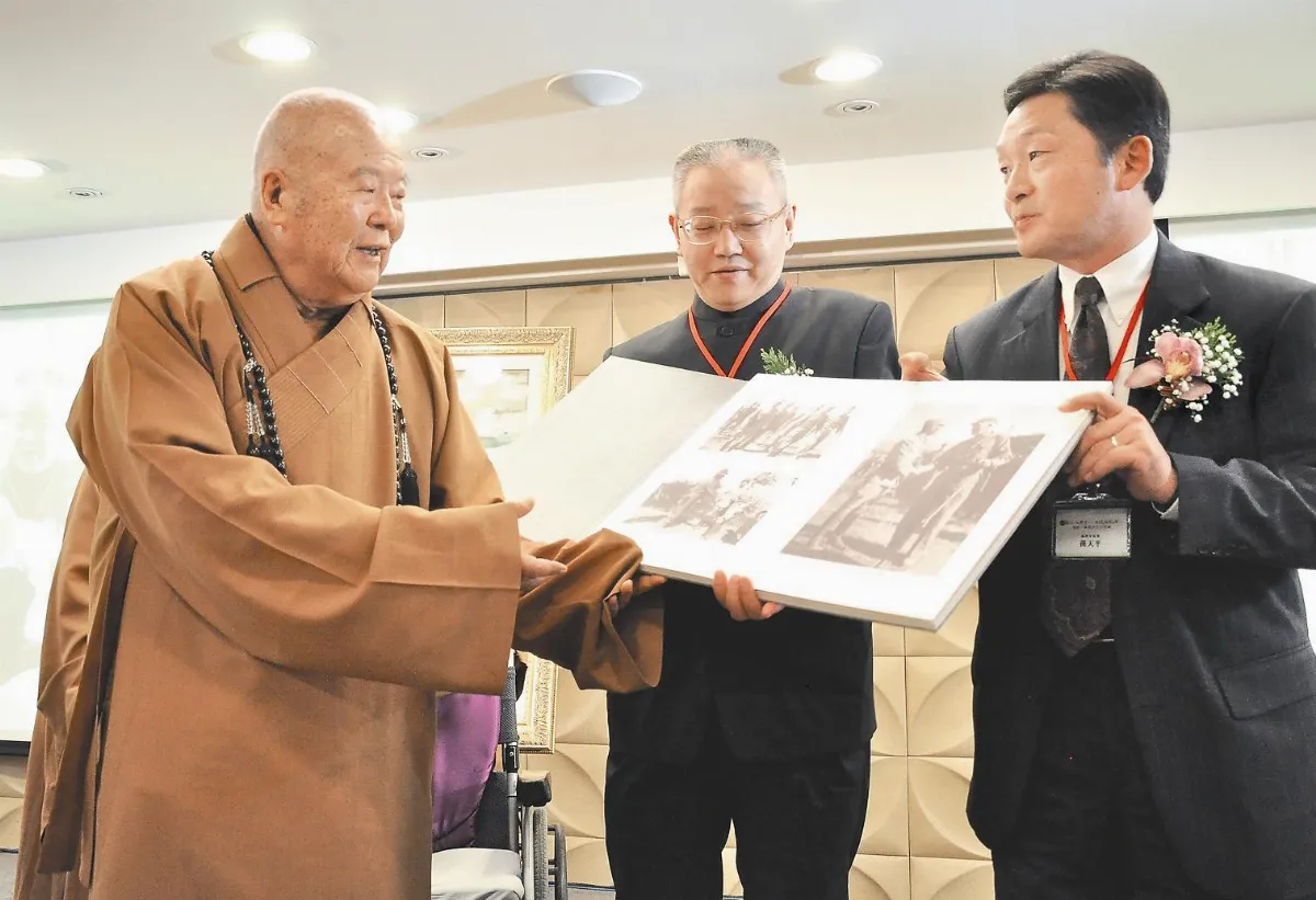 紀念115歲誕辰  為新1軍定位  軍旗進場紀眼眶迎接  總統頒發勳章