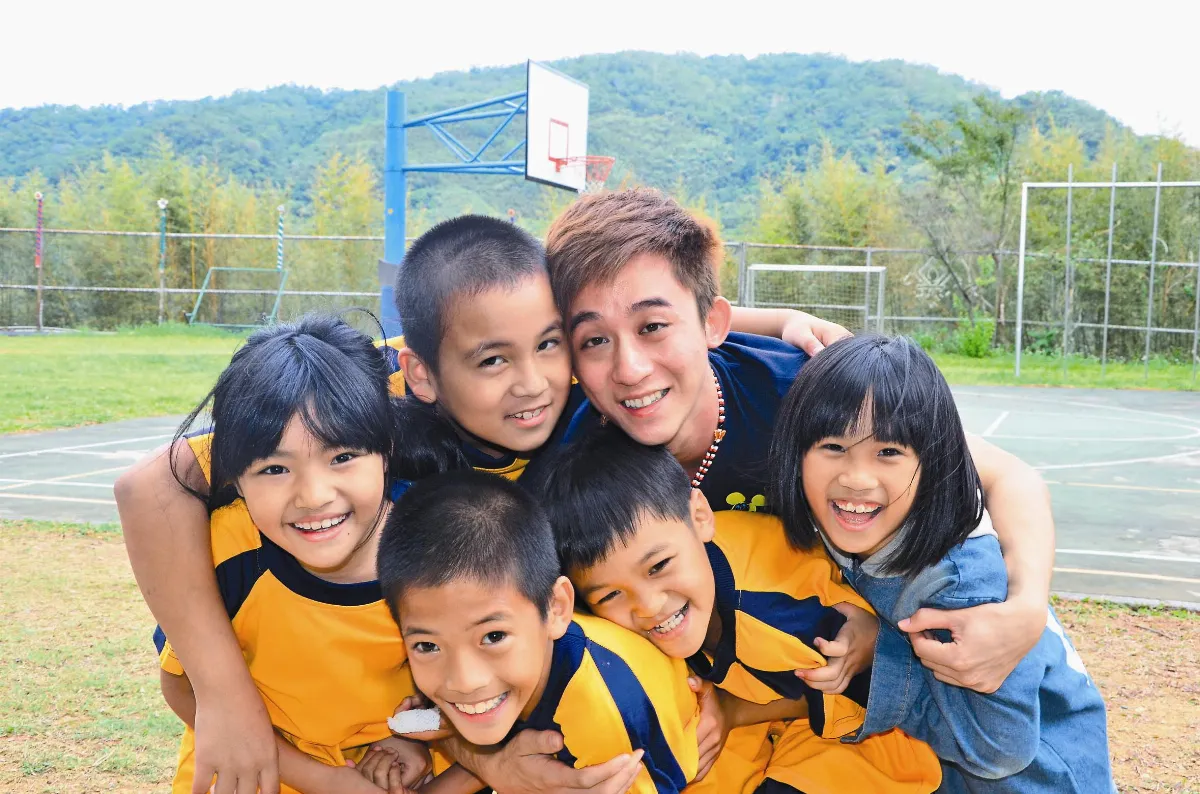 台大碩士捨高薪 留原鄉為孩打拚