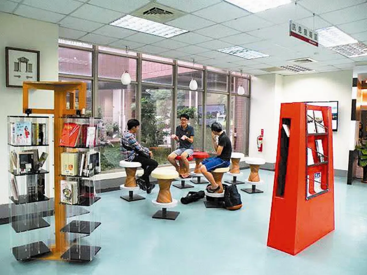 科技衝擊圖書館 設發呆亭轉型
