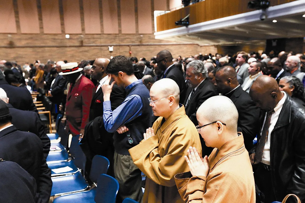 紐約警民合作 敲愛與和平之鐘