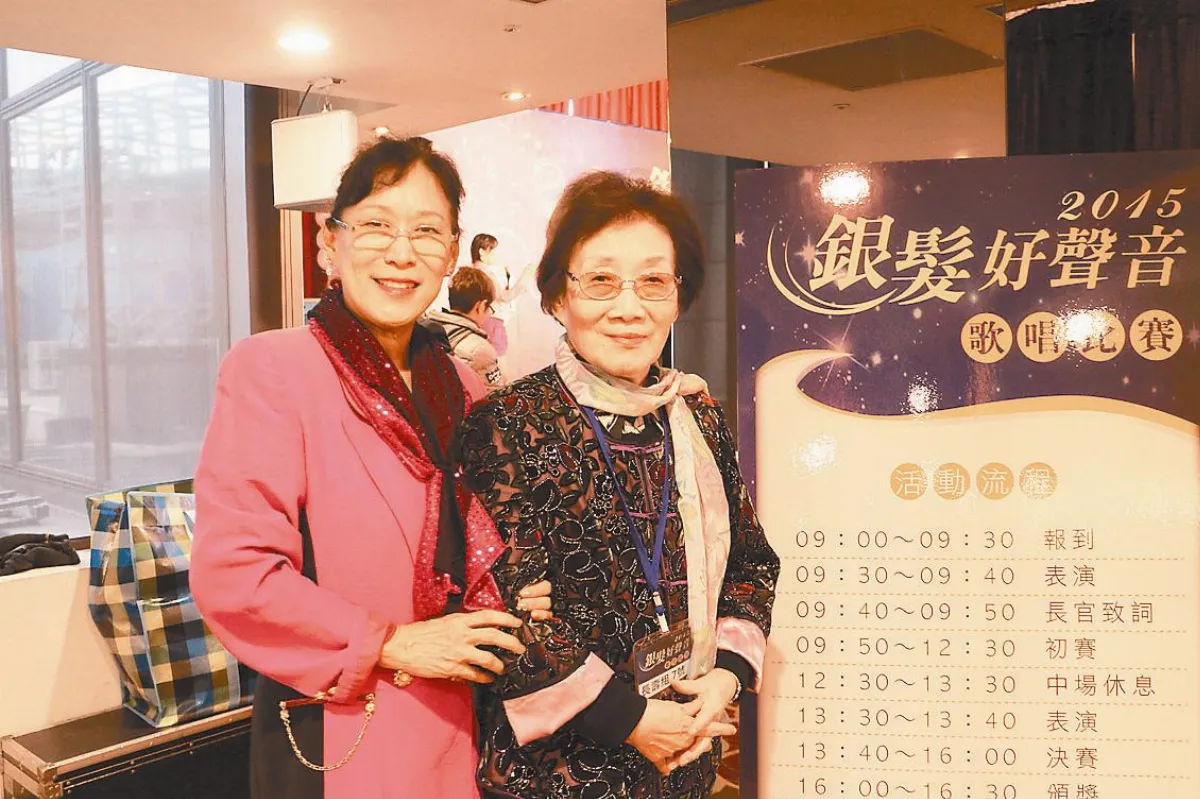 母當女兒學生 日照中心表演