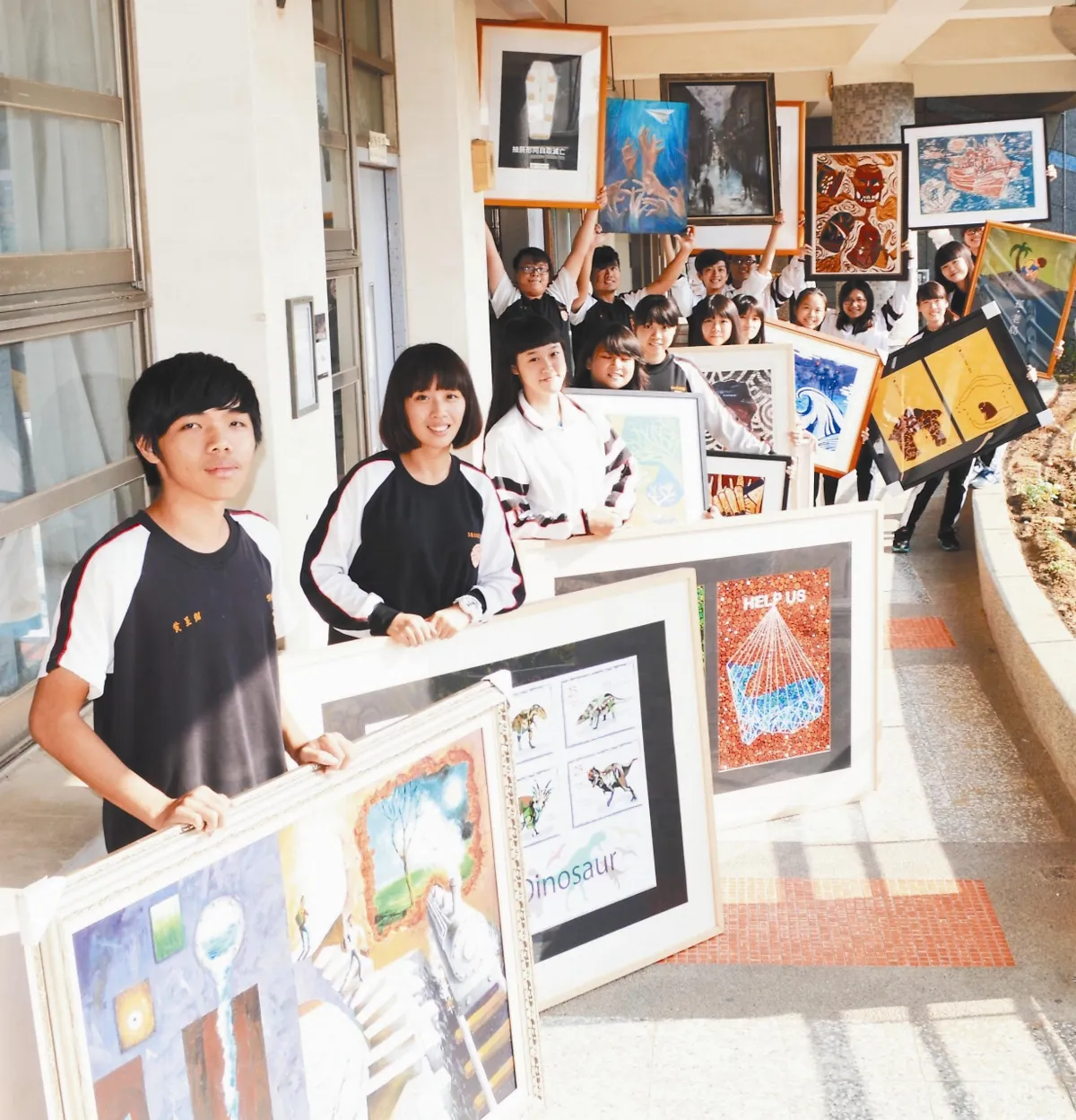 竹市藝文行 香中、交大辦展覽