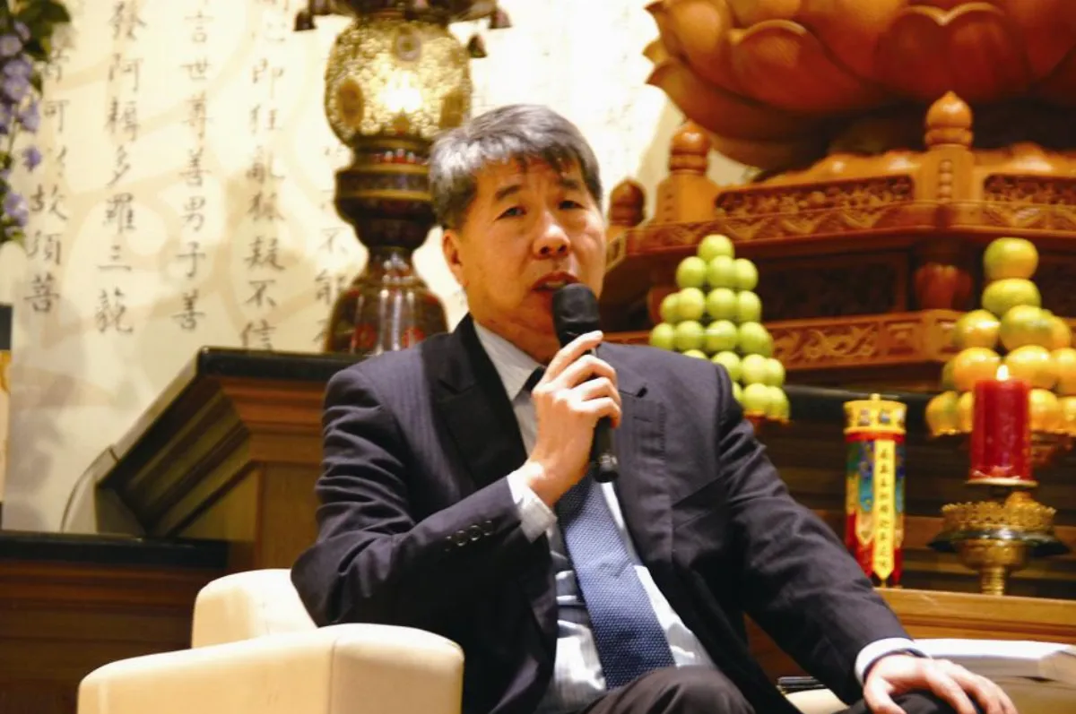 我主張「問政不干治」