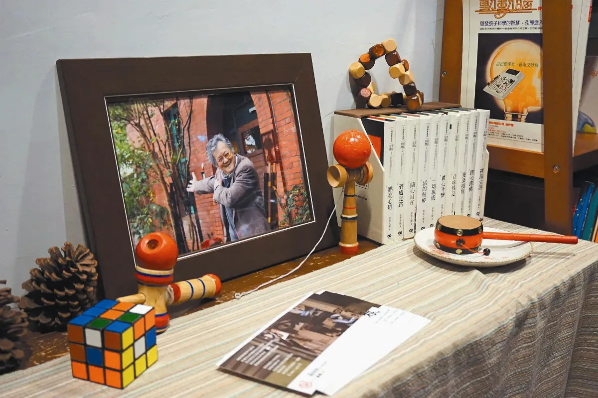 紅磚屋熄燈 文化界聲援