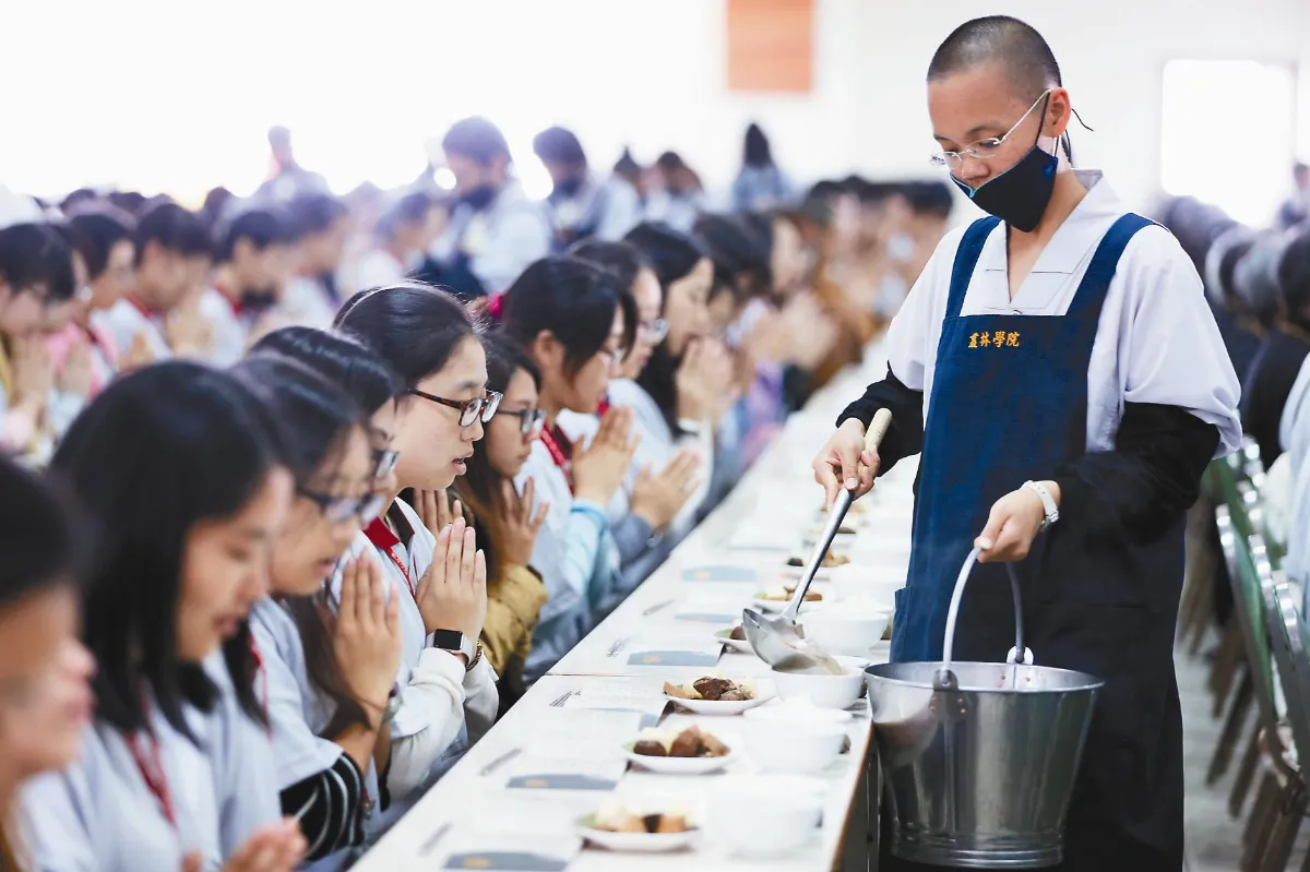 青年寺院體驗營 啟動自覺力