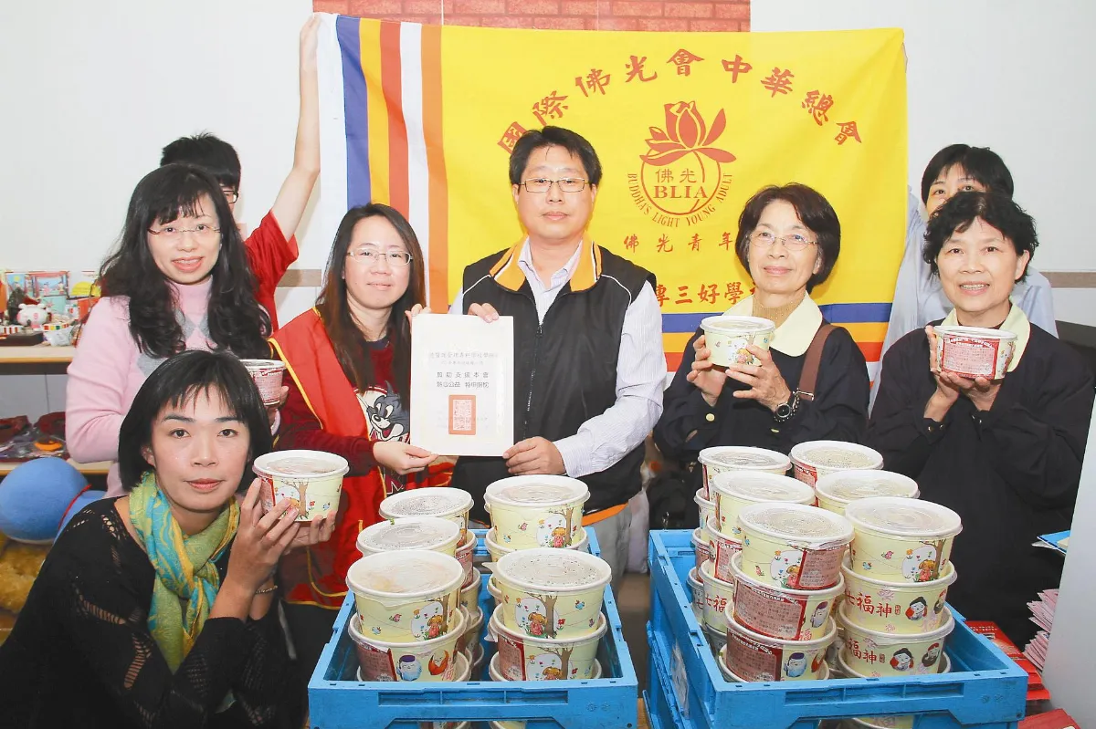 仁德三好學子煮粥 送暖弱勢